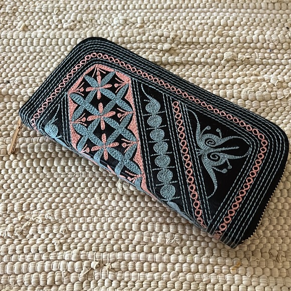 Embroidered Mint and Pink Long Wallet - Picture 2 of 4